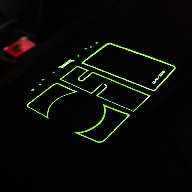 🎁 4 в 1 противоплъзгаща подложка за телефон за кола🚗