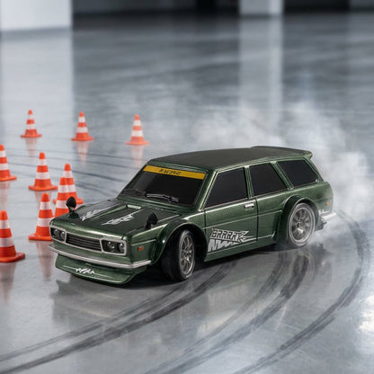 🚗 1:24 мащабно RC дрифт автомобилче със LED светлини | За контролирани заноси и реалистично изживяване